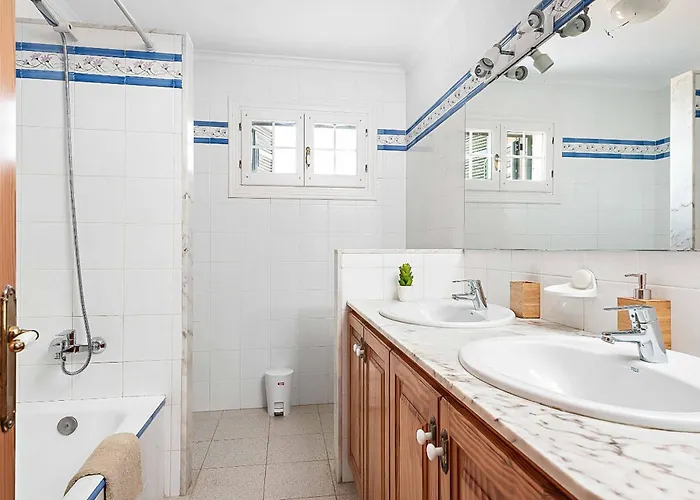 Villa Cala Llonga * Cala Llonga (Menorca)